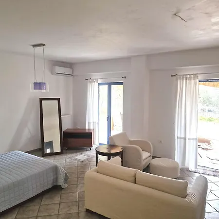 Archos Beachfront Apartment *
