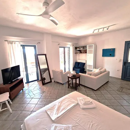 Daire Archos Beachfront *