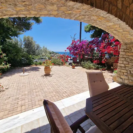 Archos Beachfront Daire Porto Heli